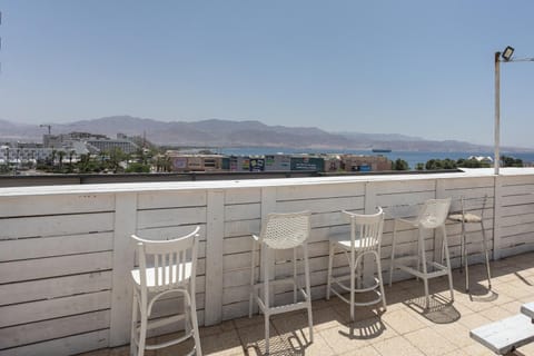 Natural landscape, View (from property/room), Balcony/Terrace, Dining area, Sea view