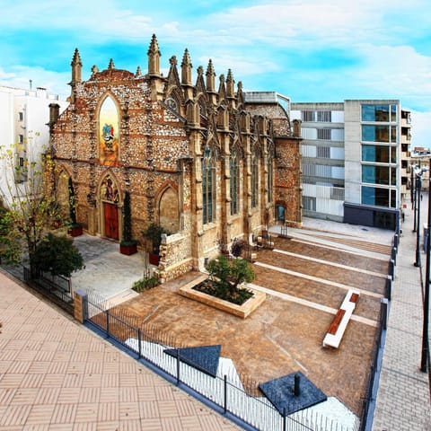 Residència Universitària Sant Joan Pousada com café da manhã (B&B) in Reus