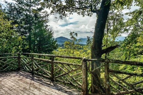 Laurel Valley Resort Inn in Great Smoky Mountains