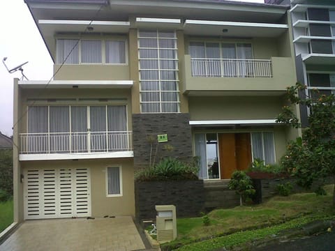 Villa Forest Hill B6 House in Bandung