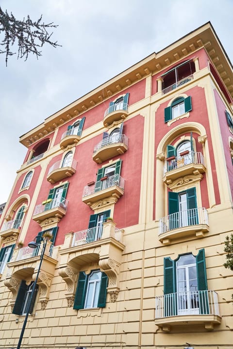 Suite Klimt P.zza Amedeo Bed and Breakfast in Naples