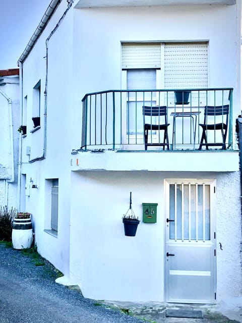 Property building, Balcony/Terrace