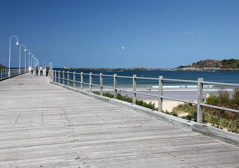 Nearby landmark, Neighbourhood, Natural landscape, Beach