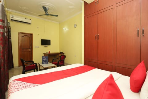 OYO Mangalam The Guest House Near Indira Nagar Metro Station Hotel in Lucknow