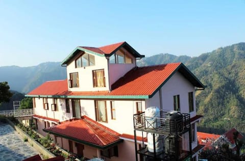 OYO Flagship Malna Greens Hotel in Himachal Pradesh