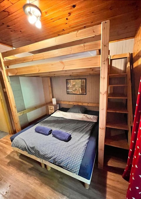 Bed, Bedroom, bunk bed