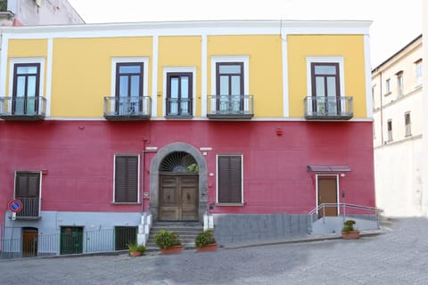 Il Giardino di Tonia - Oplontis Guest House - Bed & Garden - Alojamiento y desayuno in Torre Annunziata