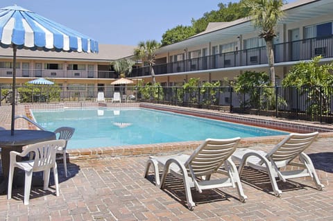 Days Inn by Wyndham Gainesville University Hotel in Gainesville