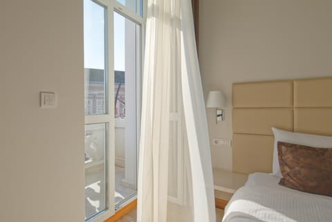 Lanterna Rooms City Center Bed and Breakfast in Novi Sad