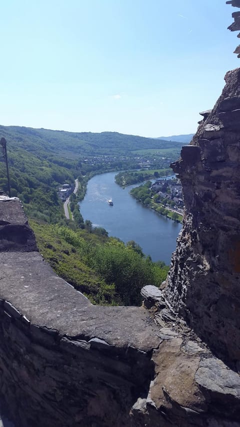 Nearby landmark, Restaurant/places to eat, Canoeing, Hiking, Cycling