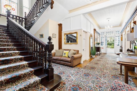 Lobby or reception, Seating area