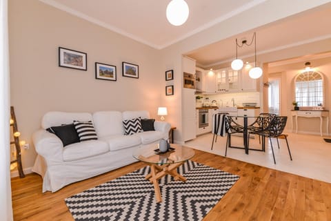 Kitchen or kitchenette, Living room, Photo of the whole room, Seating area, Dining area