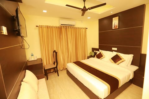 The Crescent Suites Hotel in Kochi