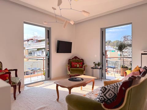 Friends & Family Apartment in Athens