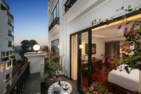 Bathroom, View (from property/room), Balcony/Terrace, Bath