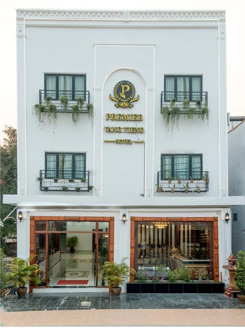 Premier Vang Vieng Hotel Hôtel in Vang Vieng