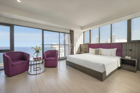 Bed, View (from property/room), Living room, Photo of the whole room, Seating area, Bedroom, Sea view