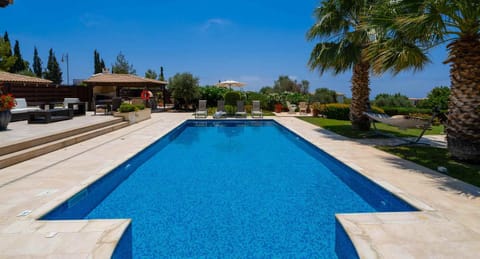4 bedroom Villa Lofou with private pool and sea views, Aphrodite Hills Resort Villa in Kouklia