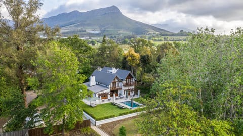 Simonzicht Guest House Bed and Breakfast in Cape Town
