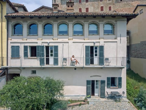 Property building, Day, View (from property/room), Balcony/Terrace