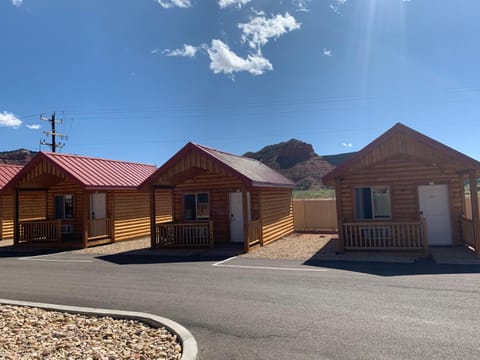 Red Canyon Cabins Lodge nature in Kanab