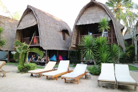 MolaMola House Campingplatz /
Wohnmobil-Resort in Nusapenida