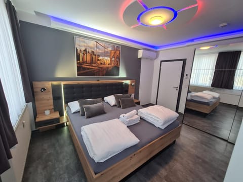 Bedroom, air conditioner