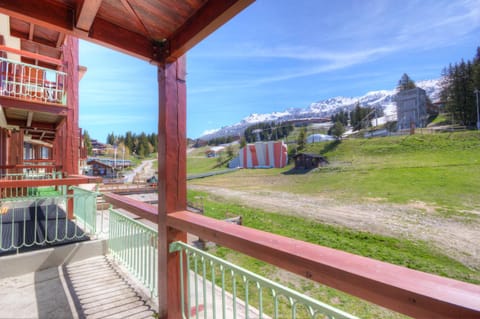 Balcony/Terrace, Mountain view