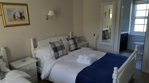 Central Bar Guesthouse Bed and Breakfast in Cushendall