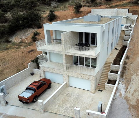 Property building, Bird's eye view