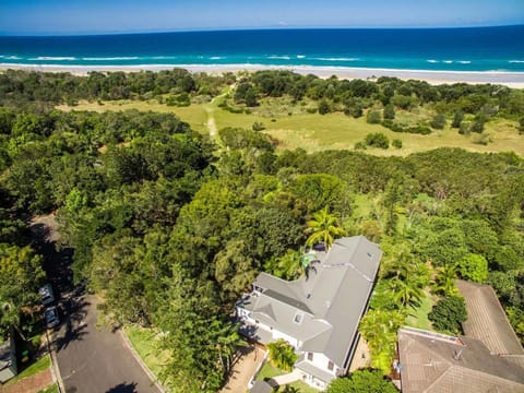 Property building, Day, Natural landscape, Bird's eye view, Beach, Sea view