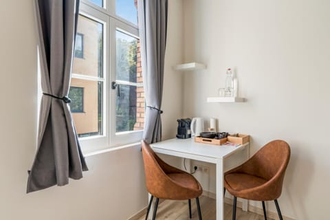 Coffee/tea facilities, Dining area