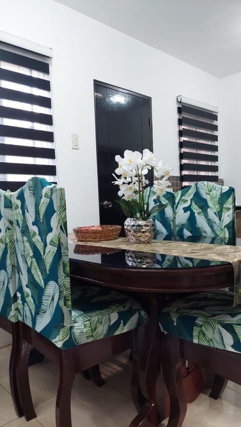 Davao Transient Villa with 24hrs security guard BBQ Grill , Free Parking and Wifi House in Davao City