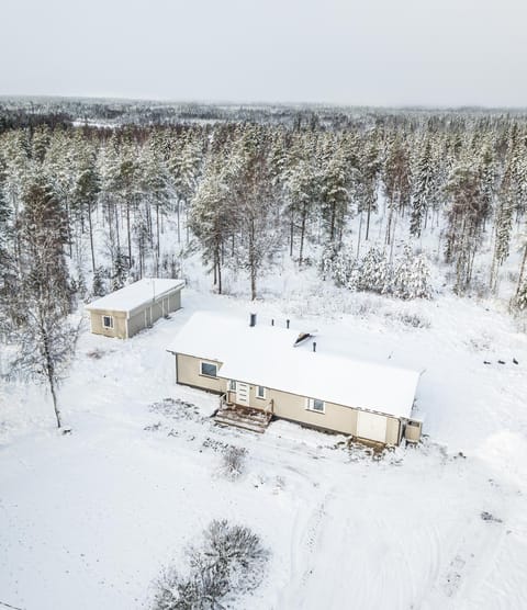 Property building, Day, Natural landscape, Bird's eye view, Winter, Garden, Balcony/Terrace, Garden view, Parking