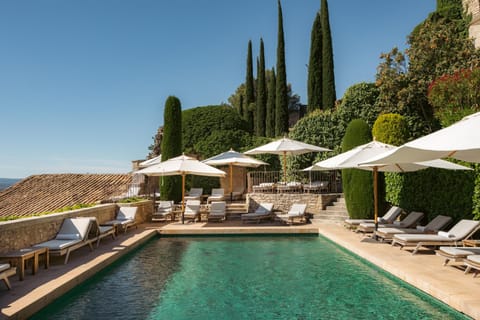 Patio, Pool view, Swimming pool, sunbed