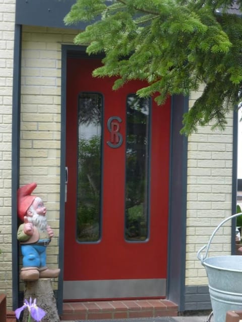 Facade/entrance, View (from property/room)