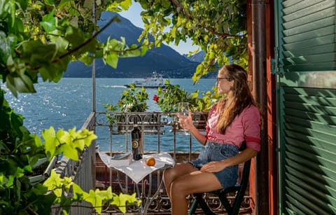 Casa Pergola Apartment in Varenna