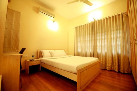 Falcon Suites Residency Road Hotel in Bengaluru