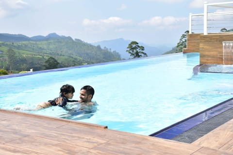 Swimming pool, children, Family