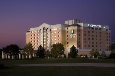 Embassy Suites by Hilton Kansas City International Airport Hotel in Kansas City