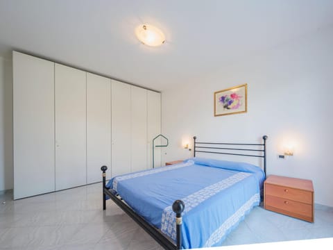 Holiday Home Lucerna Due-1 by Interhome House in Ameglia