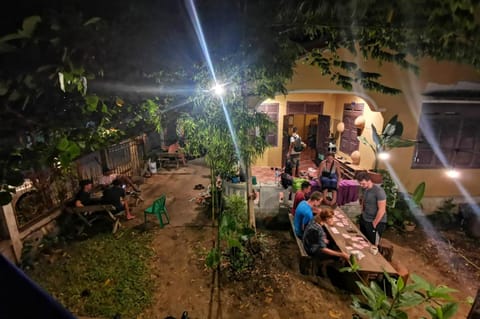 People, Garden, Balcony/Terrace