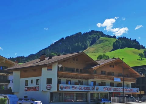 Property building, Summer, Hiking
