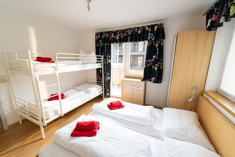Bed, Bedroom, bunk bed
