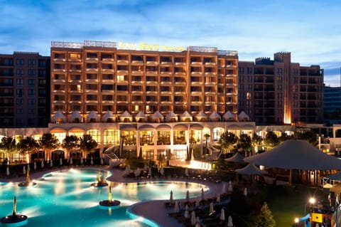 Floor plan, Pool view