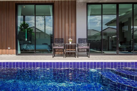 2 Bed Contemporary Pool Villa Chalet in Nong Kae