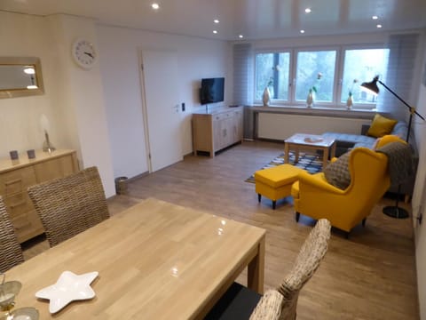 TV and multimedia, Living room, Dining area