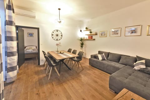 Apartment Rest in The Best Condo in City of Zagreb