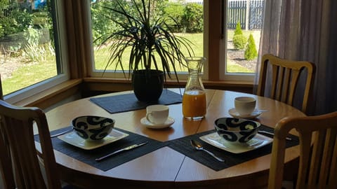 Morning Bloom Cottage Bed and Breakfast Übernachtung mit Frühstück in Nelson