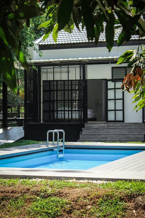 Property building, Swimming pool, Swimming pool